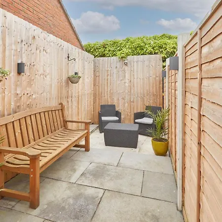 בית נופש Host & - The Old Jail Barber's Shop