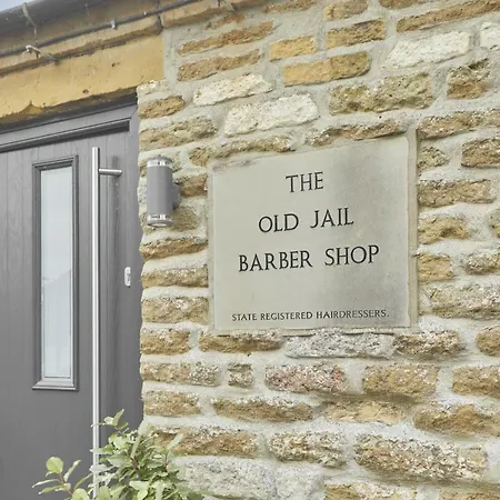 Host & - The Old Jail Barber's Shop *